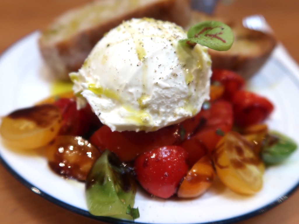 Simple Kaffa 「Caprese Salad」tomato and cream cheese