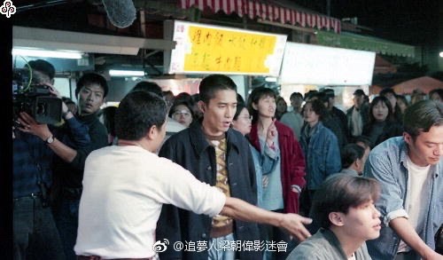 『ブエノスアイレス（Happy Together）』撮影中の梁朝偉（トニー・レオン）©画像内