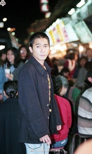 『ブエノスアイレス（Happy Together）』撮影中の梁朝偉（トニー・レオン）©画像内