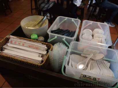 杭州小籠湯包のセルフカトラリー