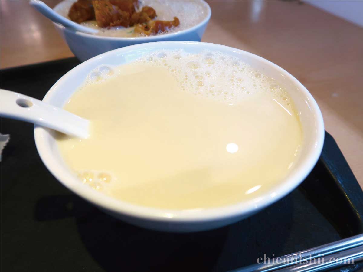 阜杭豆漿「熱豆漿：温かい豆乳にお砂糖追加」