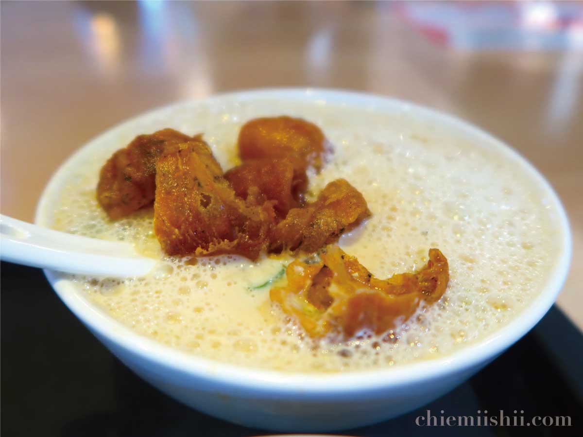 阜杭豆漿「油條が入った鹹豆漿」