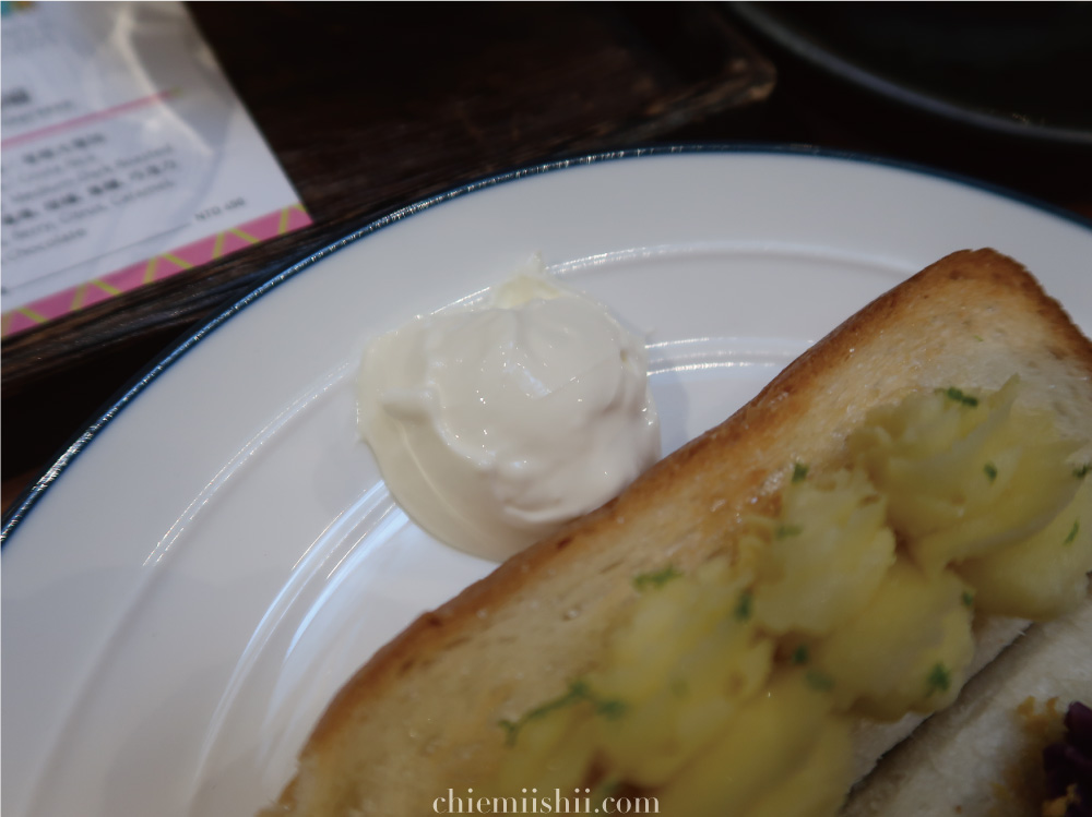 Simple Kaffa 「Sweet Potato Buddies」に添えられたチーズ