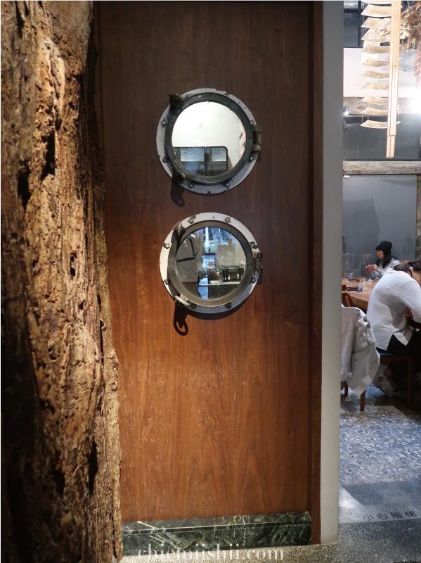 Simple Kaffa お手洗いの入口